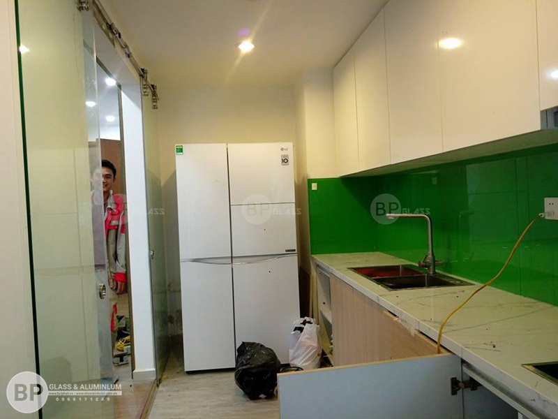 Kính bếp giá rẻ P1606D Mullberry Mỗ Lao 